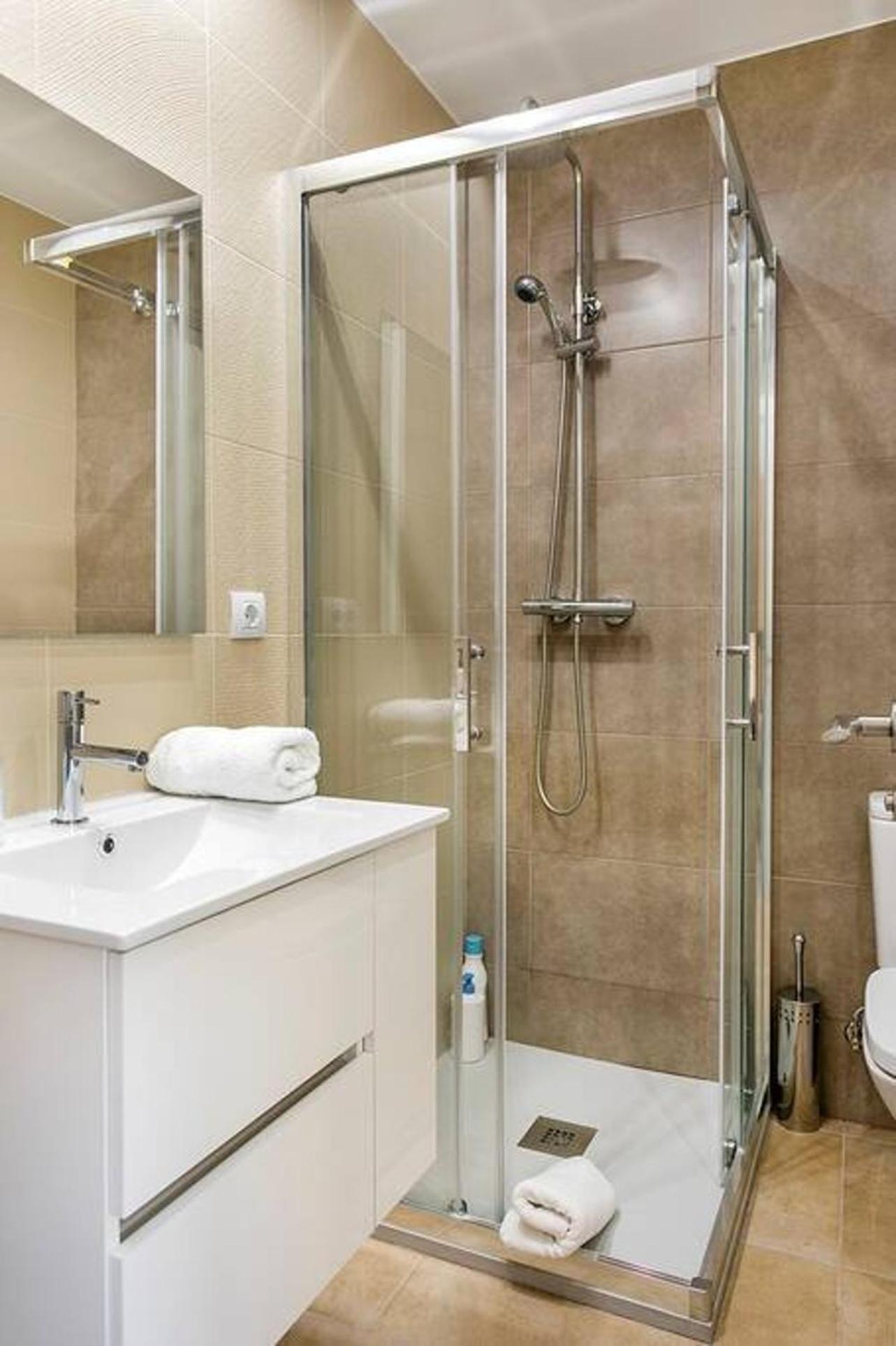 Cozy&New With Terrace Apartment L'Hospitalet de Llobregat Exterior foto