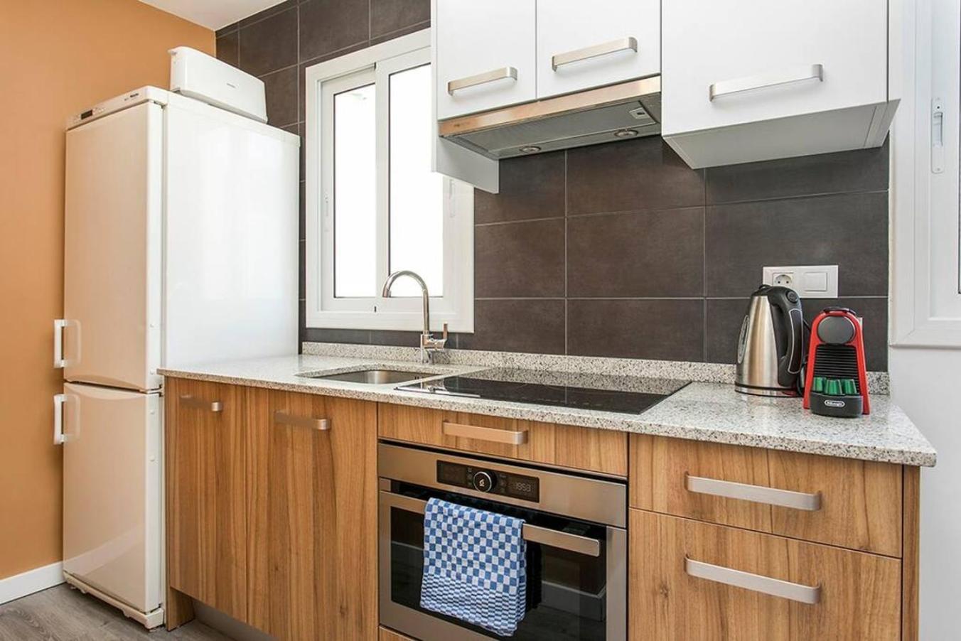 Cozy&New With Terrace Apartment L'Hospitalet de Llobregat Exterior foto