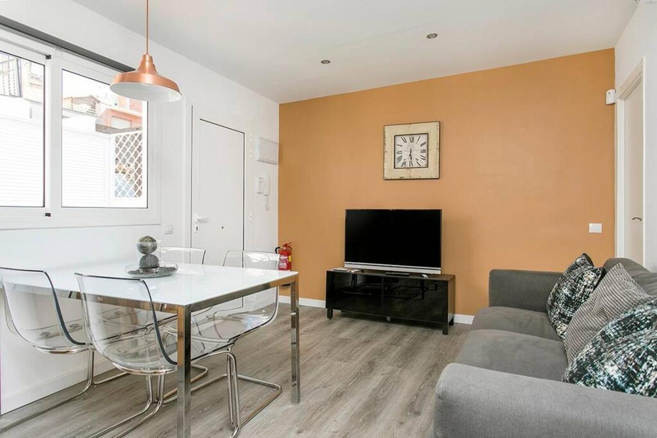 Cozy&New With Terrace Apartment L'Hospitalet de Llobregat Exterior foto