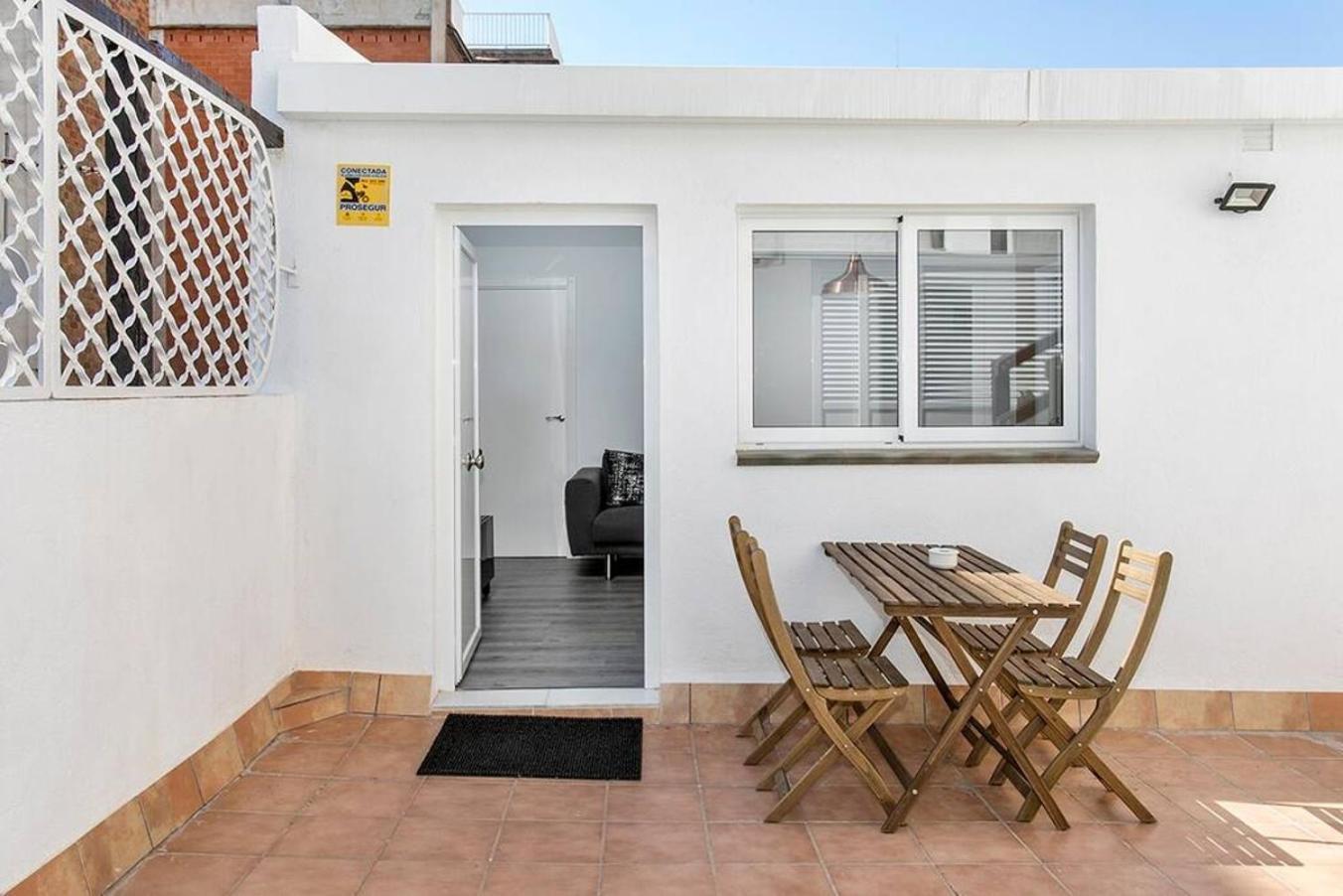 Cozy&New With Terrace Apartment L'Hospitalet de Llobregat Exterior foto